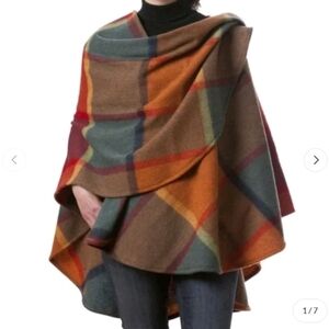 John Hanly Sue Cape One Size Plaid Check Lambswool Ireland NEW